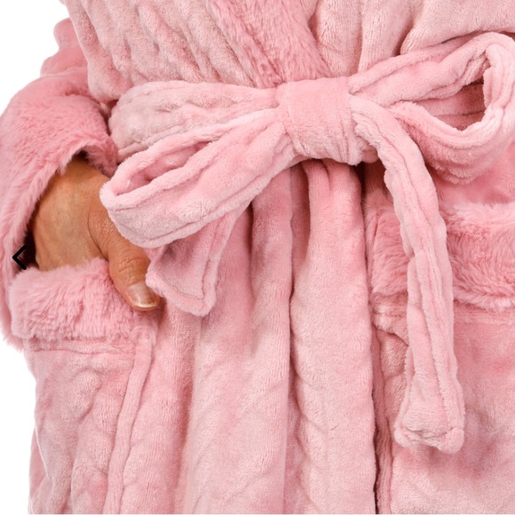 New Bearpaws Luxurious Pink Women's Robe - Picture 3 of 4